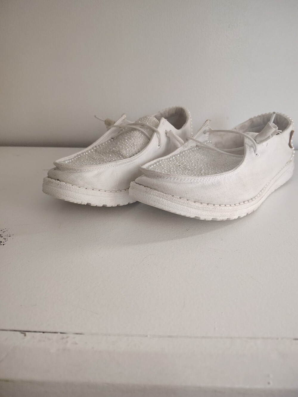 Hey Dude Wendy Pearl Chambray White Slip On Shoes Women's Sz 9 Beaded Casual - Picture 2 of 13